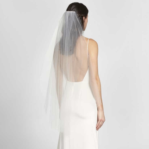 Cindy Raw Edge Cascading Fingertip Veil - Picture 2 of 5